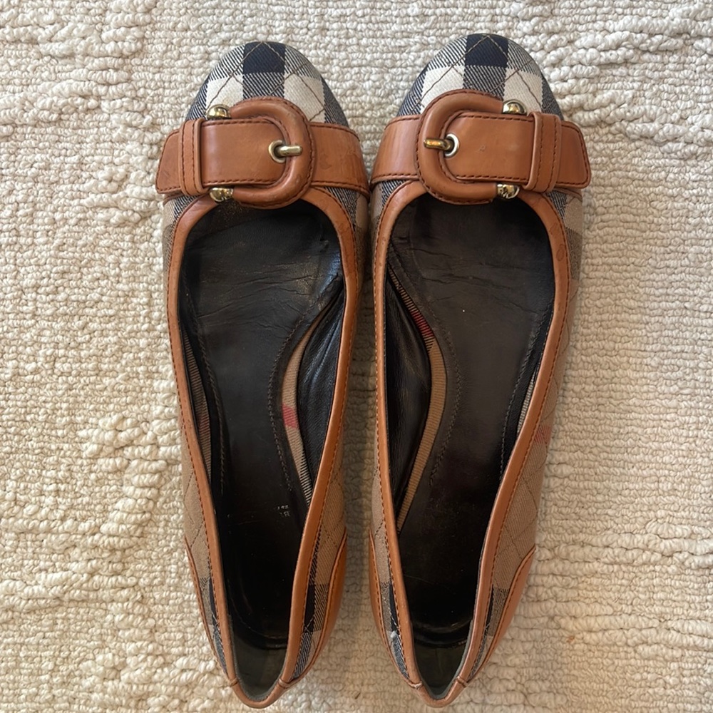 Burberry preworn flats size 39